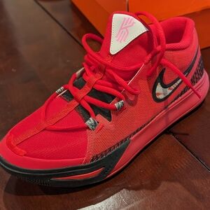Nike Kyrie Flytrap 6 "University Red/Light Bone/Black" Mens Basketball Shoe